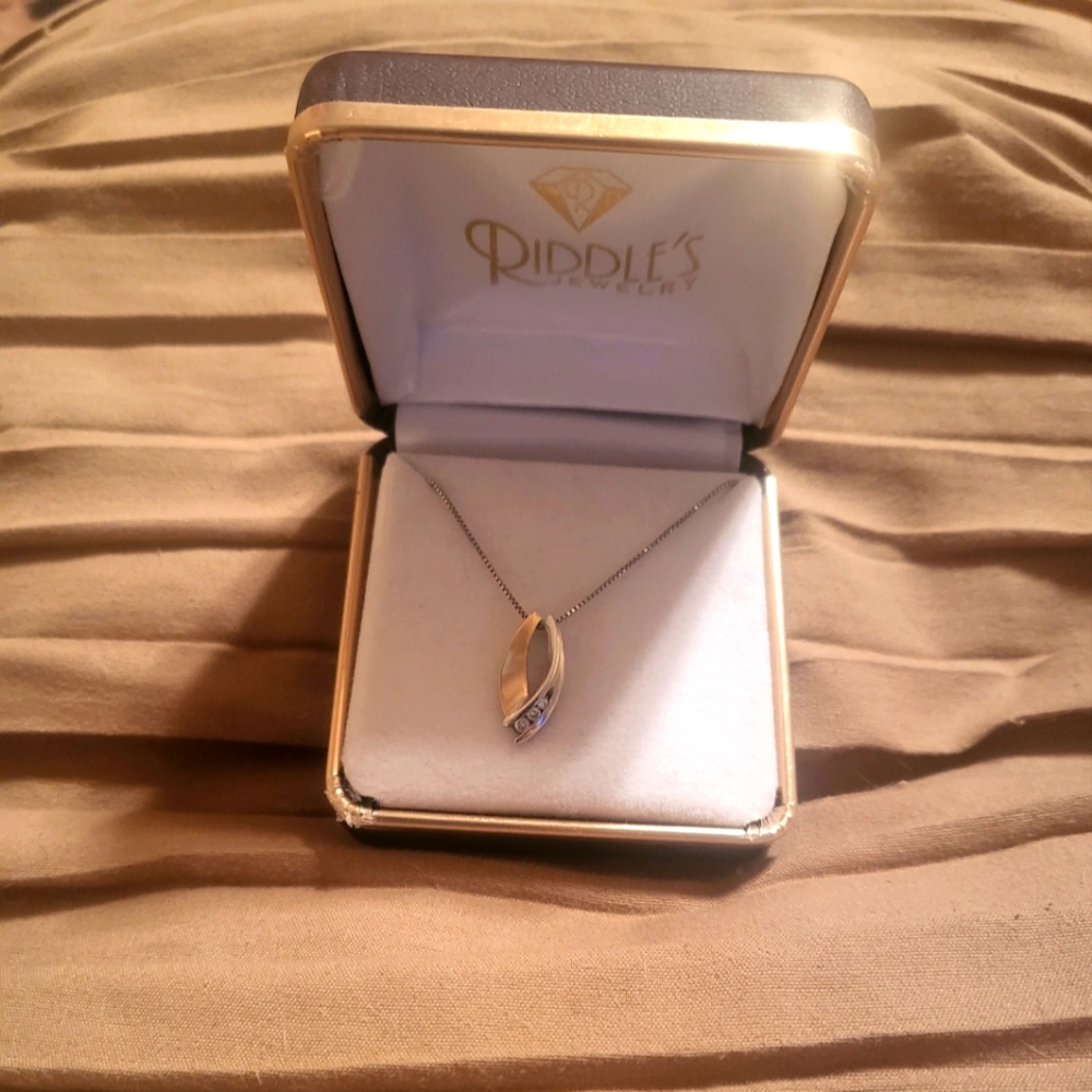 14 kt white and yellow gold diamond necklace